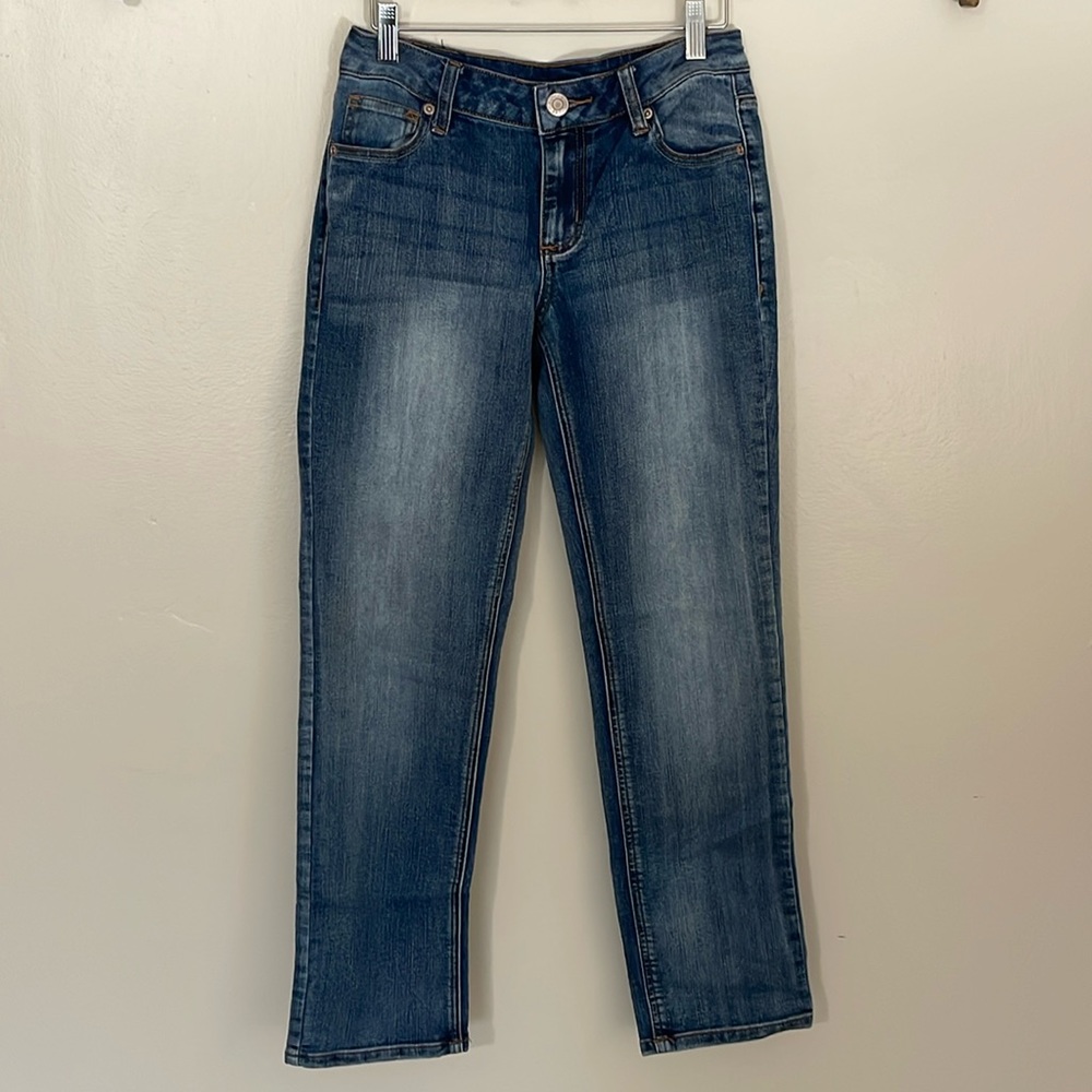 EUC Maurices Jeans. Size 2 Short